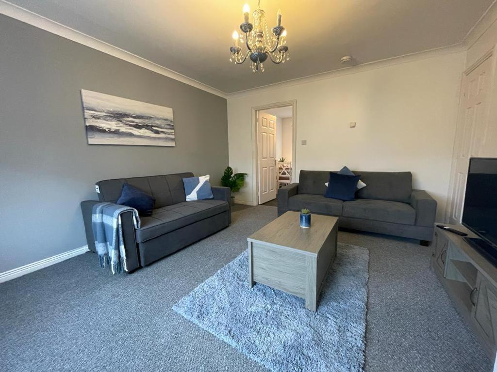 Ferguson House Villa Airdrie Eksteriør billede